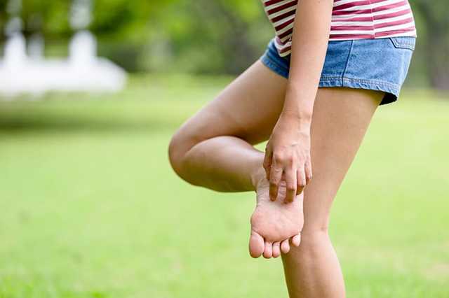 Утолщение ногтей на ногах - причины и лечение